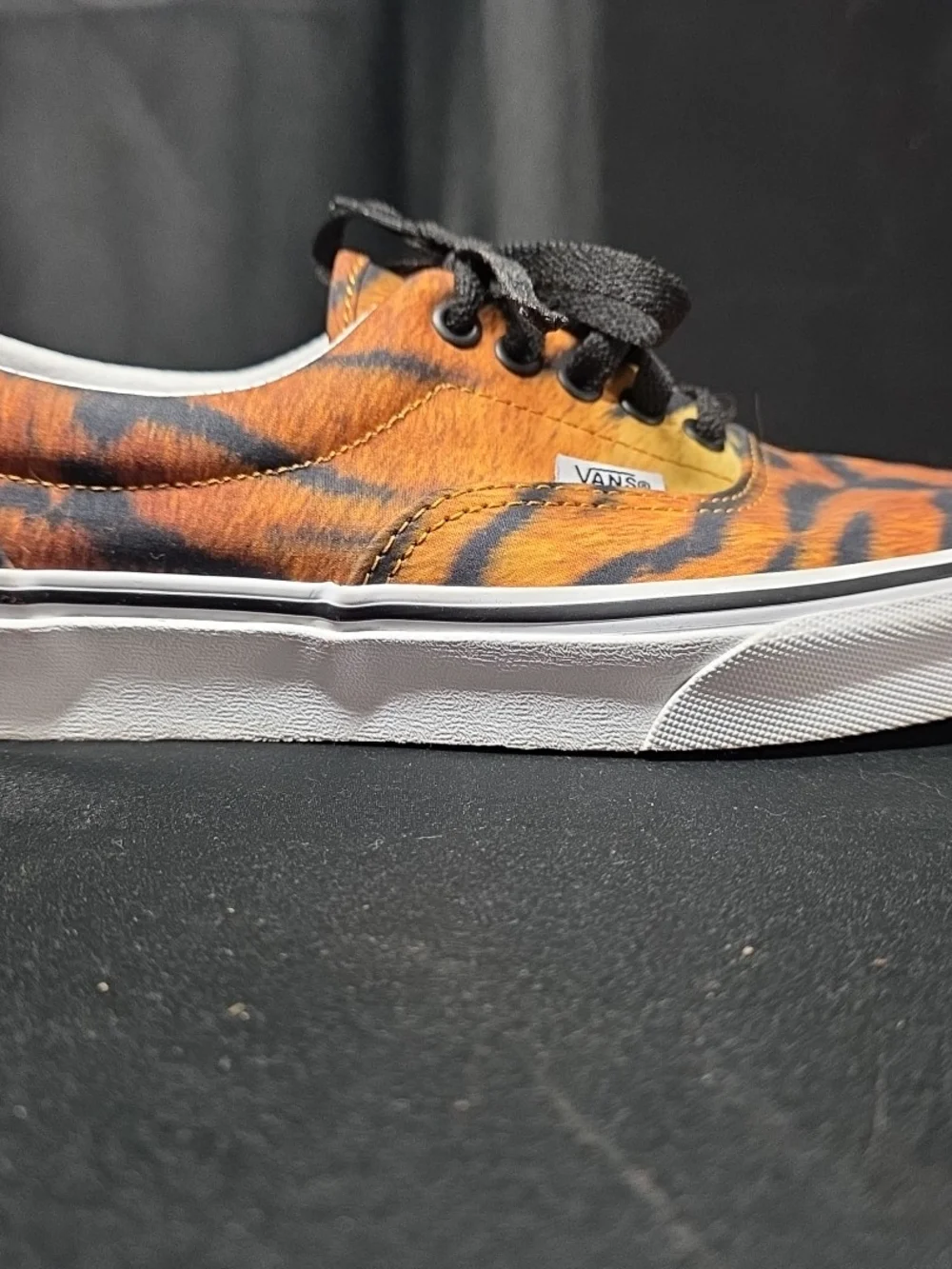 Vans low top